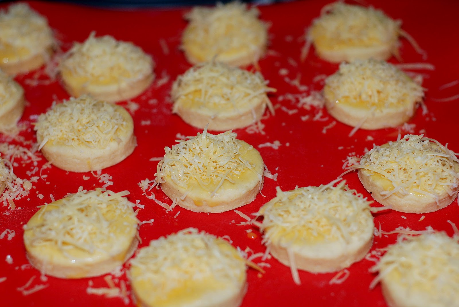 BitterSweet Bakery Cheesy Scones/Sajtos Pogácsa