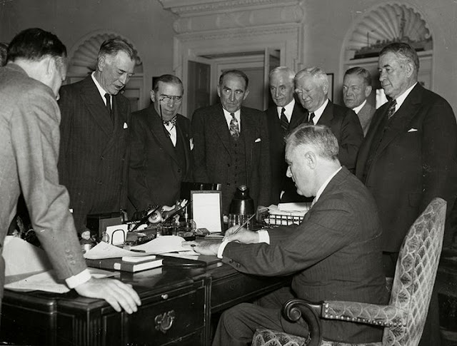 November 4 1939 worldwartwo.filminspector.com neutrality laws President Roosevelt, 