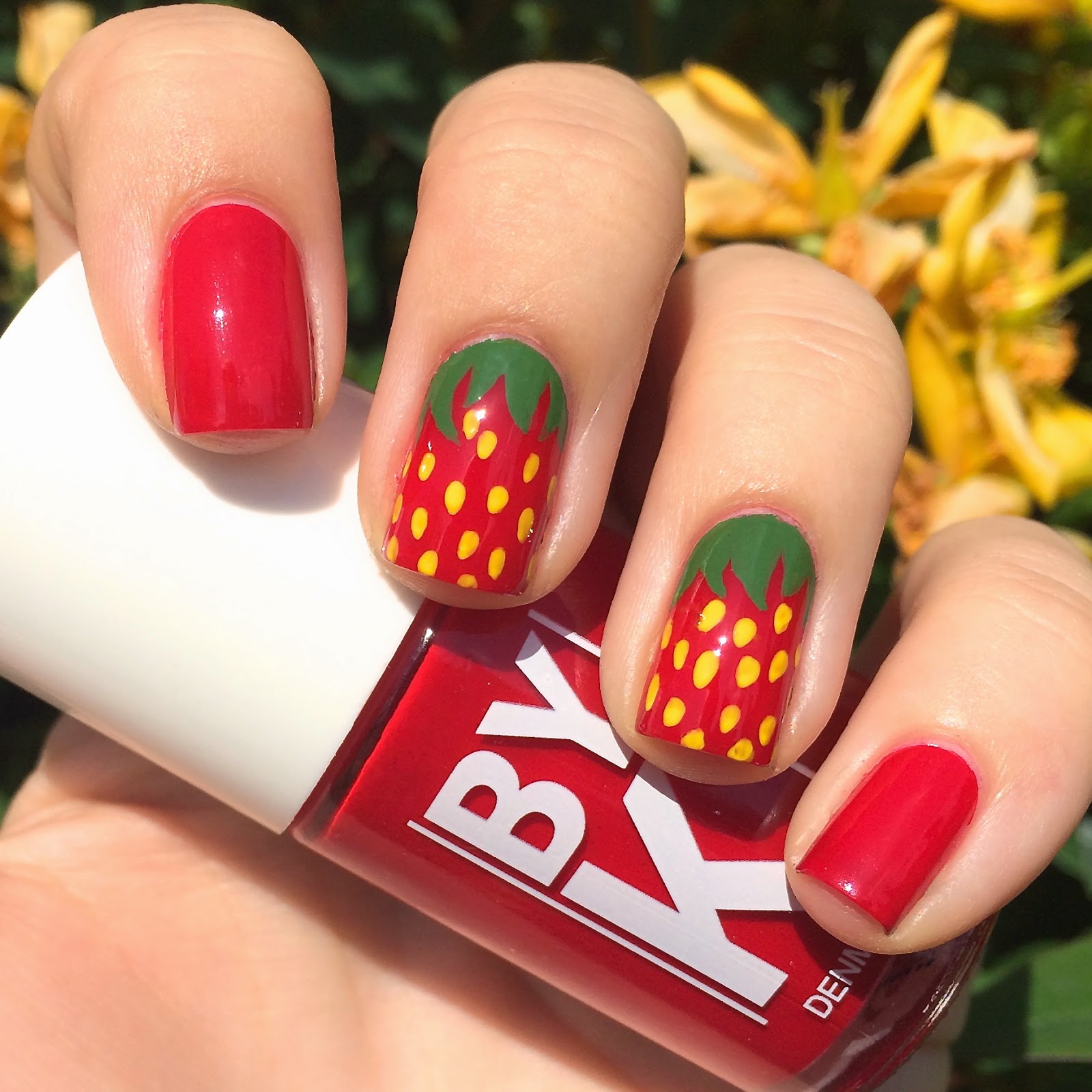 Nails Always Polished: Fabulous Fruits: Strawberry