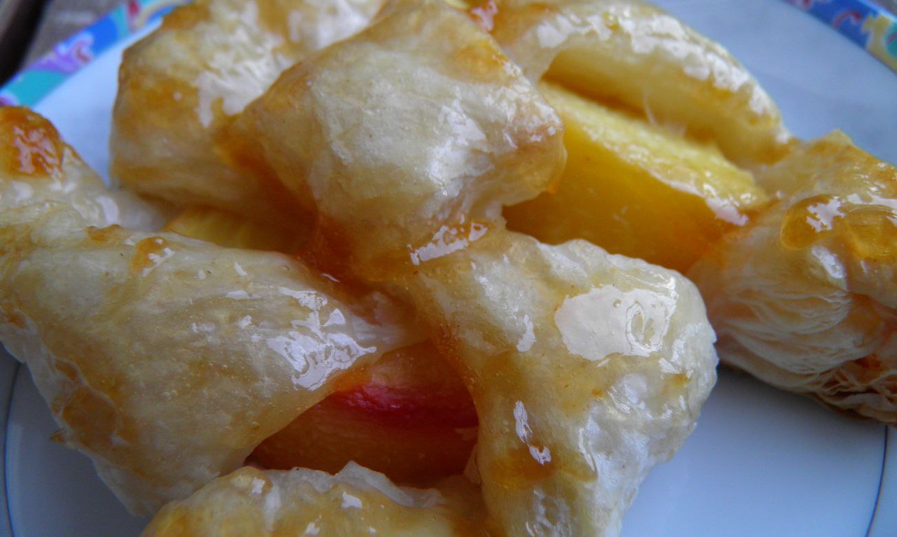 LisaCuisine: Schnelle Blätterteigteilchen mit Pfirsich