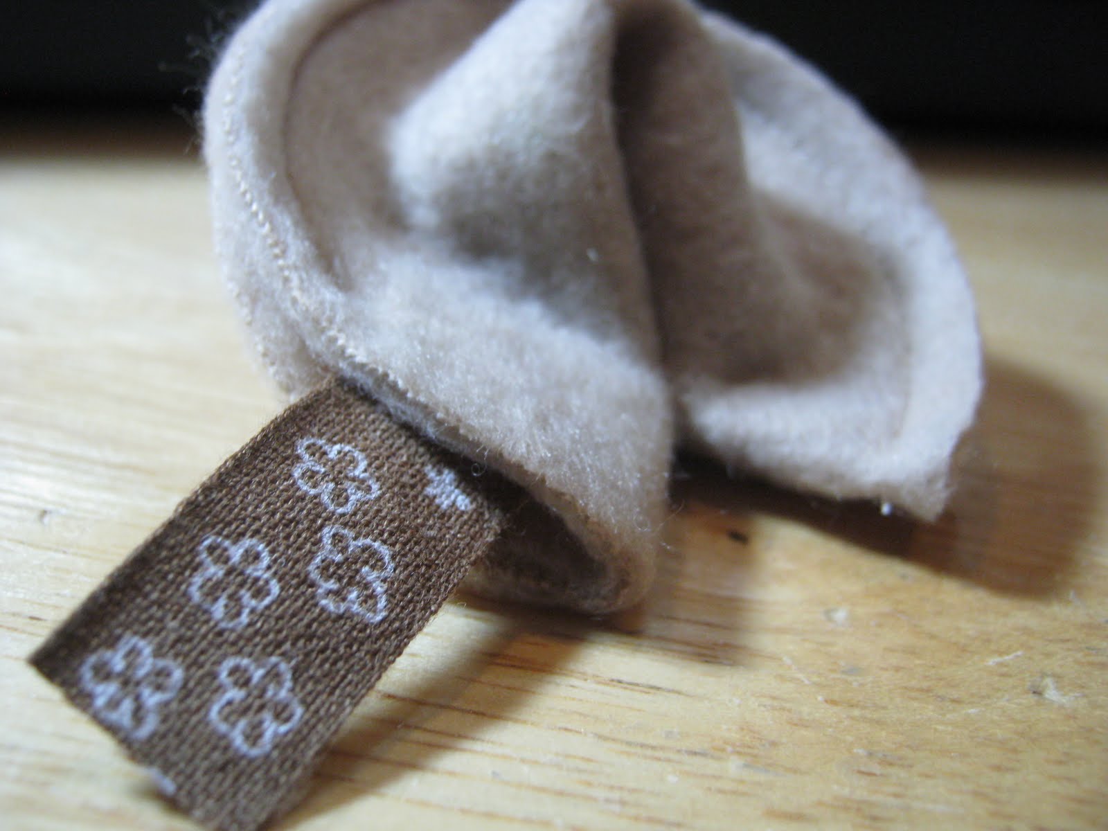On A Whimm Fabric Fortune Cookie Tutorial