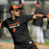 MALA SUERTE: Dariel Álvarez convertido en pitcher, va directo al salón de operaciones