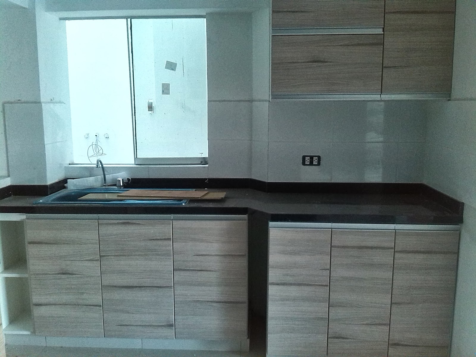 E y G Proyectos Integrales - Muebles en melamina,aluminio y vidrio