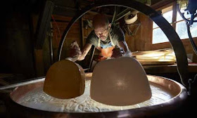 صور رائعة لكيفية صنع الجبنة السويسرية!