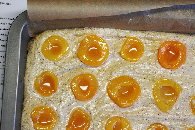 Aga backt und kocht: Mandel-Aprikosen-Kuchen ohne Mehl