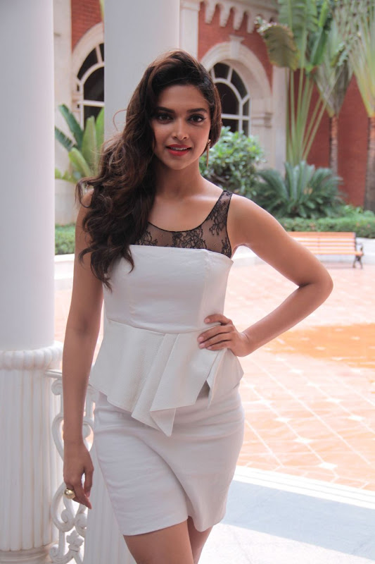 Deepika Padukone Milky Legs In Mini Dress Latest Hot And Spicy Photo Gallery At Yamaha Scooter Launch Picx Check out inspiring examples of hotlegs artwork on deviantart, and get inspired by our community of talented artists. deepika padukone milky legs in mini