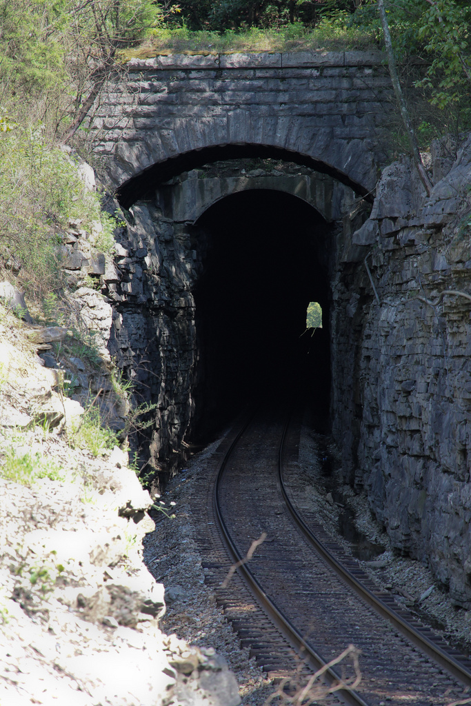 MEC&F Expert Engineers A CSX train’s pusher engine decoupled from the