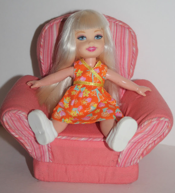 OF THE DOLLS DollADay 30PopUp Playhouse Kelly 6" Doll