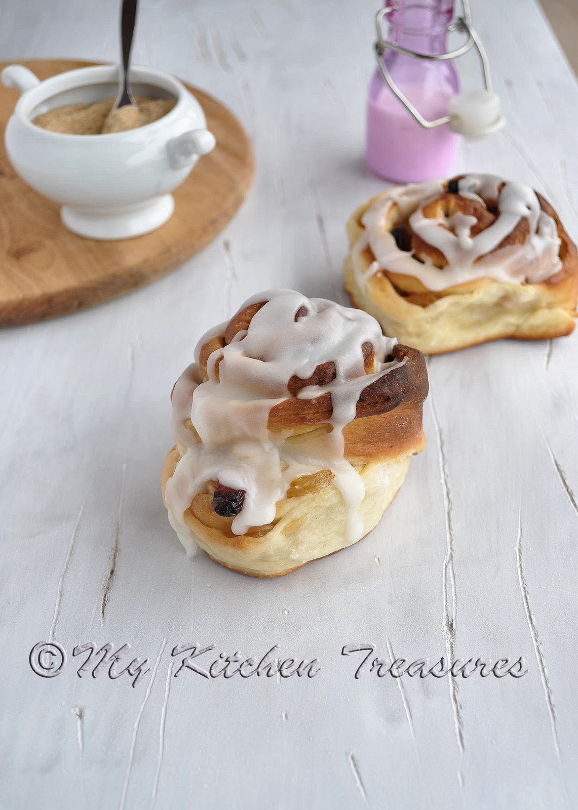 My Kitchen Treasures: Sticky Raisin Buns