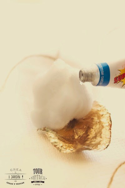 pegar bolas de algodón