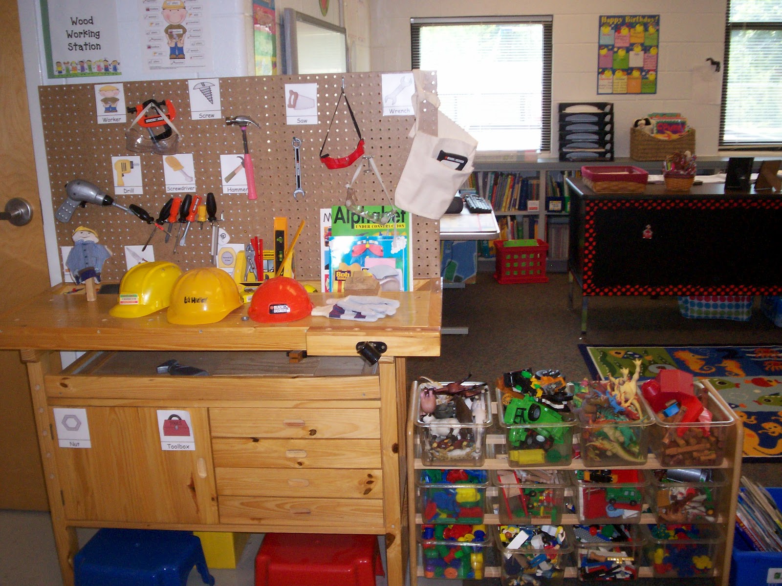 Ladybug in Kindergarten: Classroom Set Up