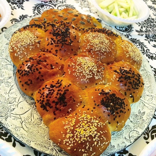 חלה בצורת אשכול ענבים