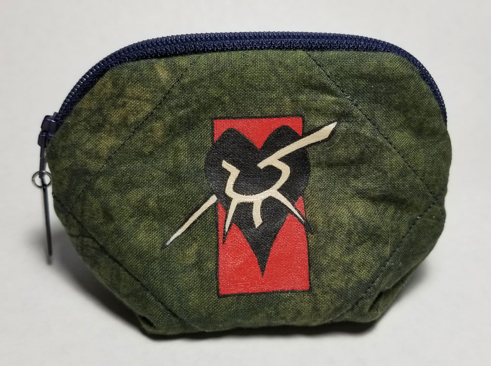 Knitfink crafts everything... Ultramarine / Dark Eldar Dice Bag