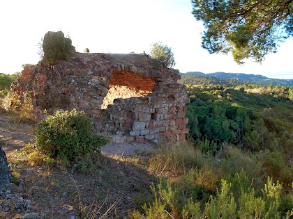 Les restes del Castell de Rosanes