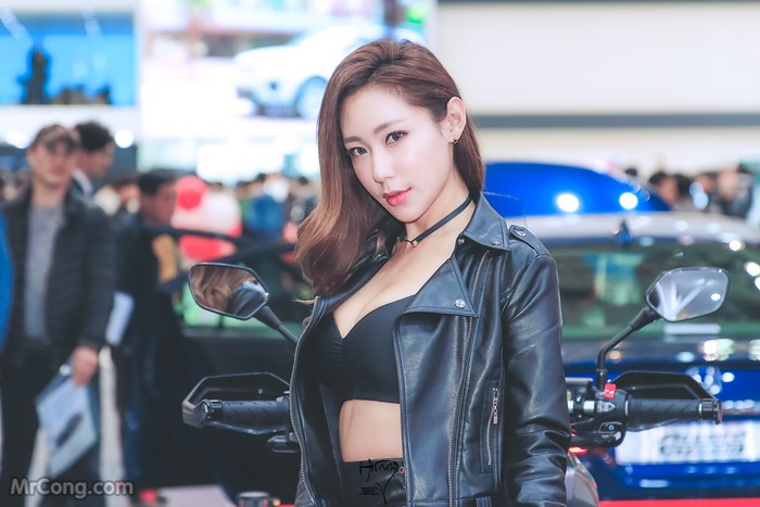 Kim Tae Hee&#39;s beauty at the Seoul Motor Show 2017 (230 photos) photo 7-13