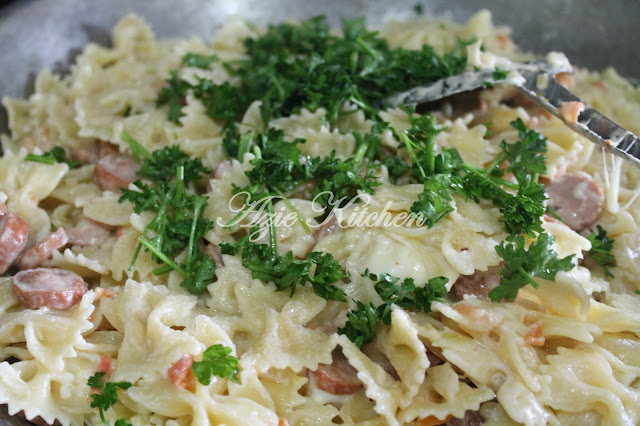 Creamy Pasta, Sausage & Tomato Skillet Meal