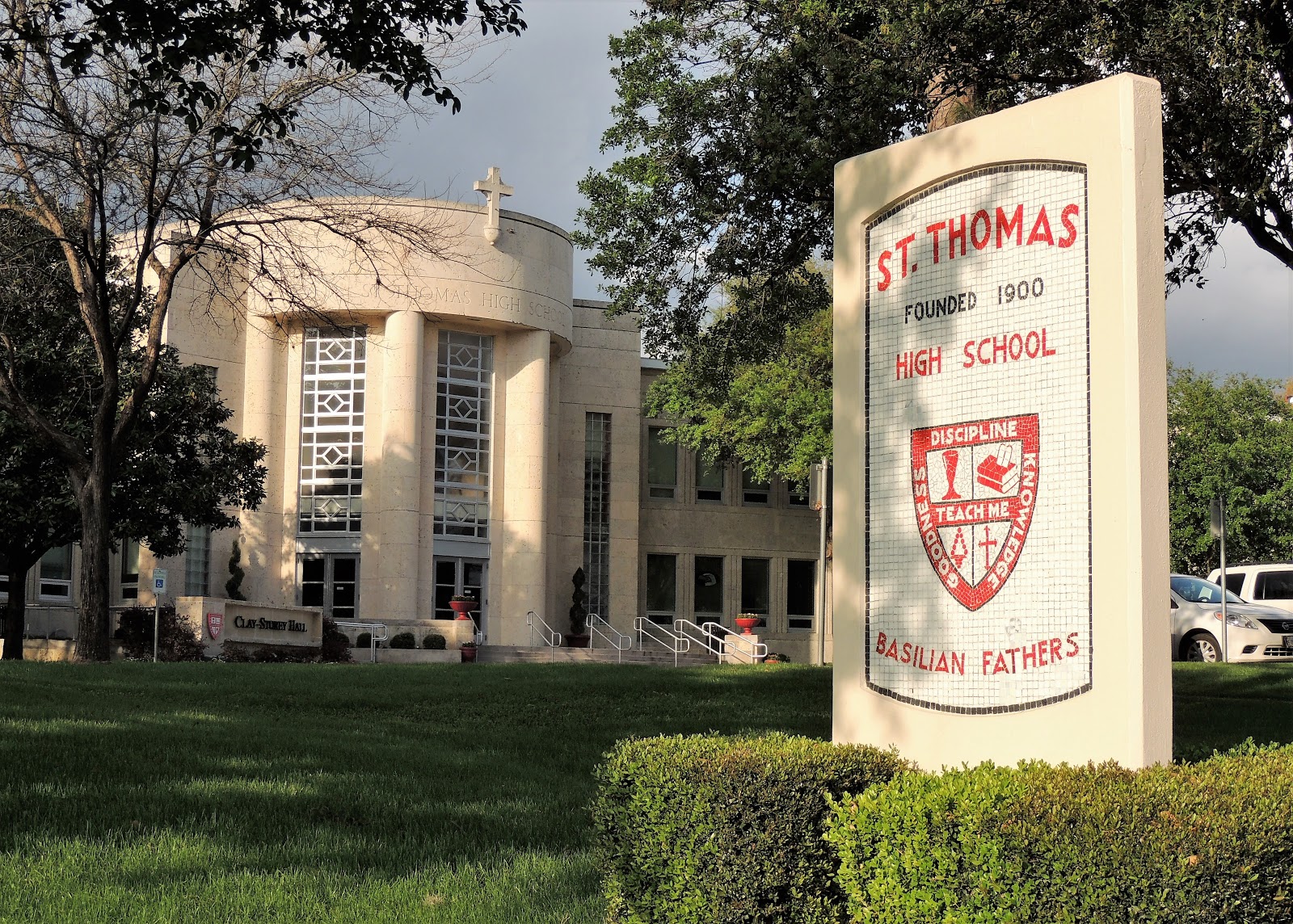 Houston in Pics St. Thomas High School Memorial Dr at Shepherd