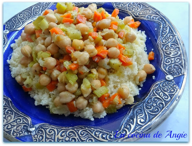 Cous Cous Con Verduras Y Garbanzos Al Curry
