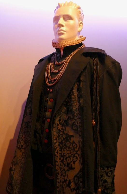 Jack Lowden Mary Queen of Scots Henry Darnley costume