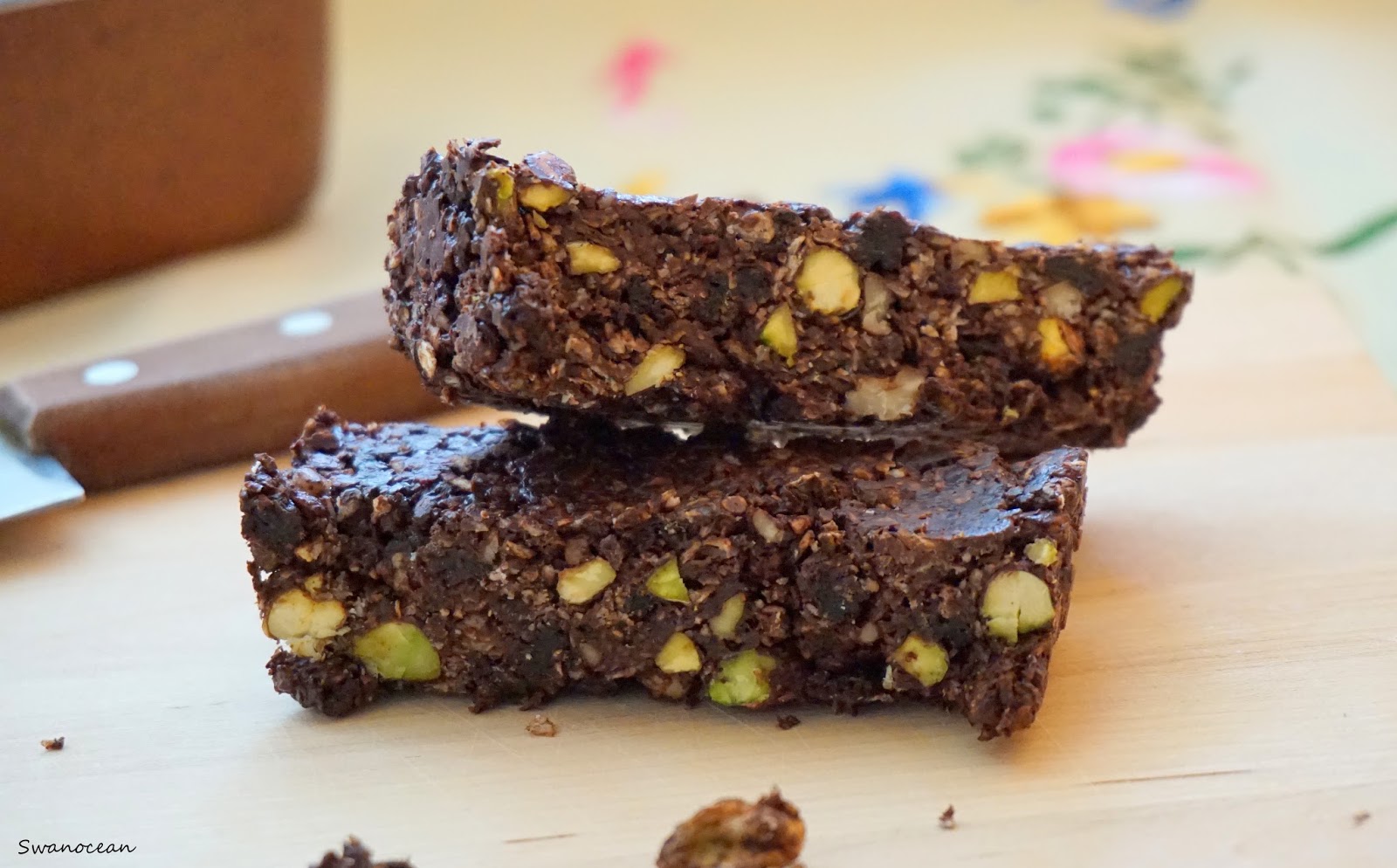 Swanocean Homemade chocolate nut barsΣπιτικές σοκολατένιες μπάρες με