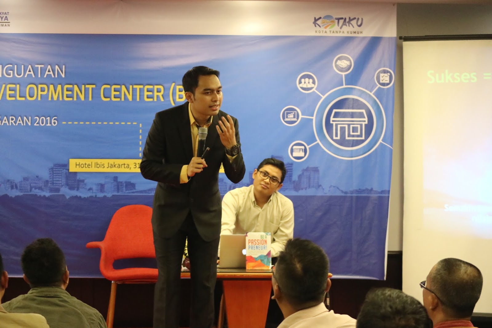 Motivator Muda Indonesia Edvan M Kautsar Penulis Pengusaha Trainer Pembicara Seminar Training Motivasi Kementerian Pu Bersama Motivator Terbaik Indonesia Edvan Muhammad Kautsar