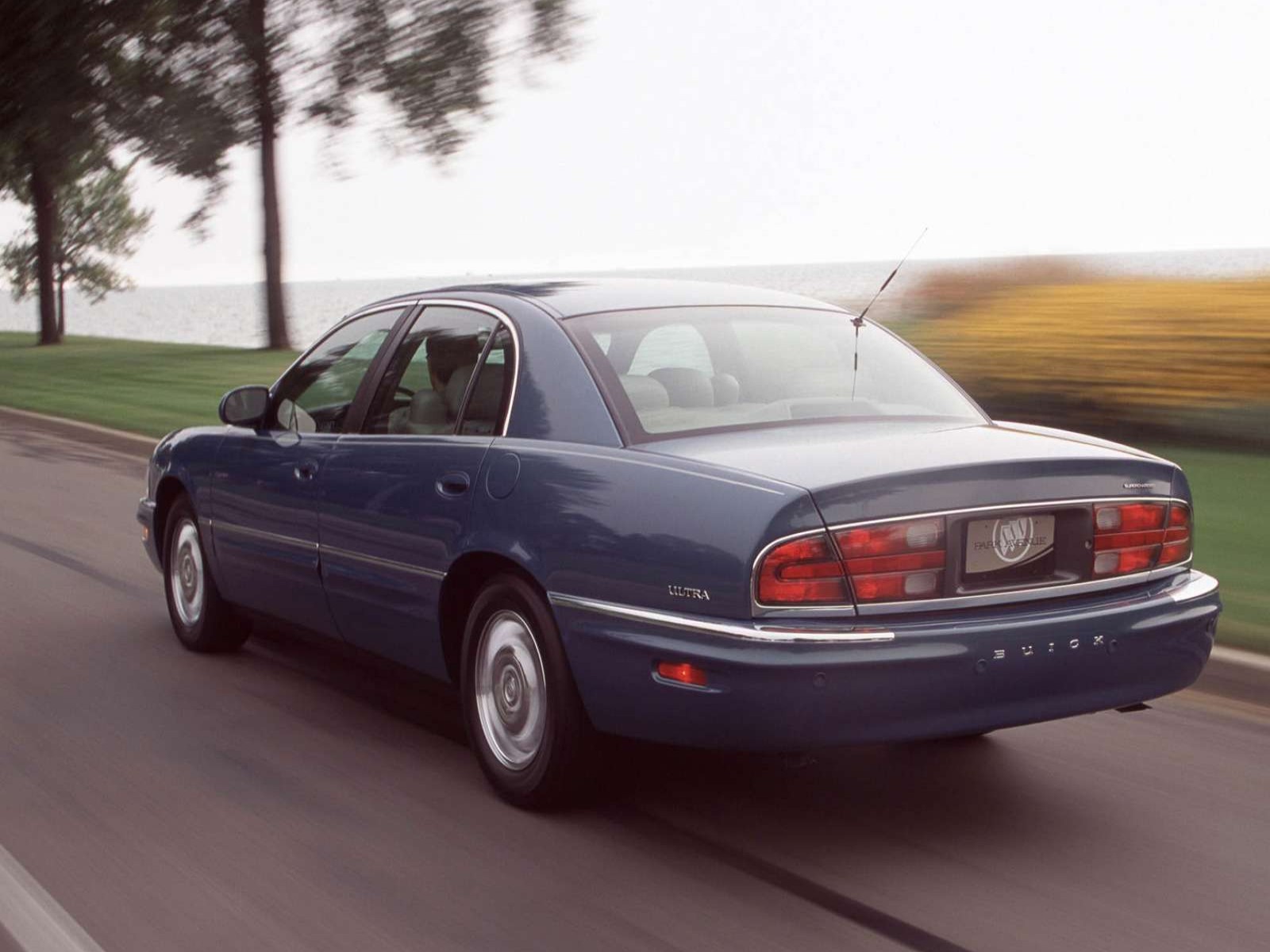 Music Directory: Buick Park Avenue Ultra 2001