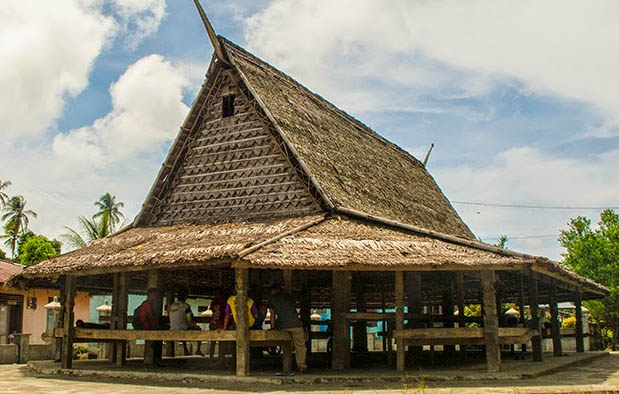 Rumah Adat  Maluku  Utara  Rumah Sasadu Gambar  dan 