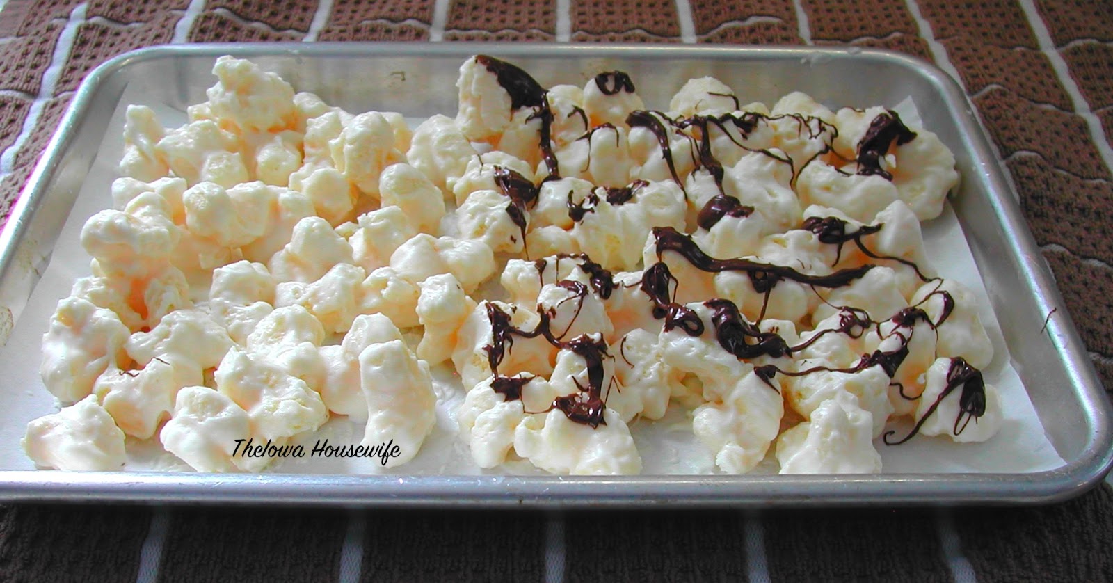 The Iowa Housewife Cooking with Candy Bark...Puff Corn Almond Bark