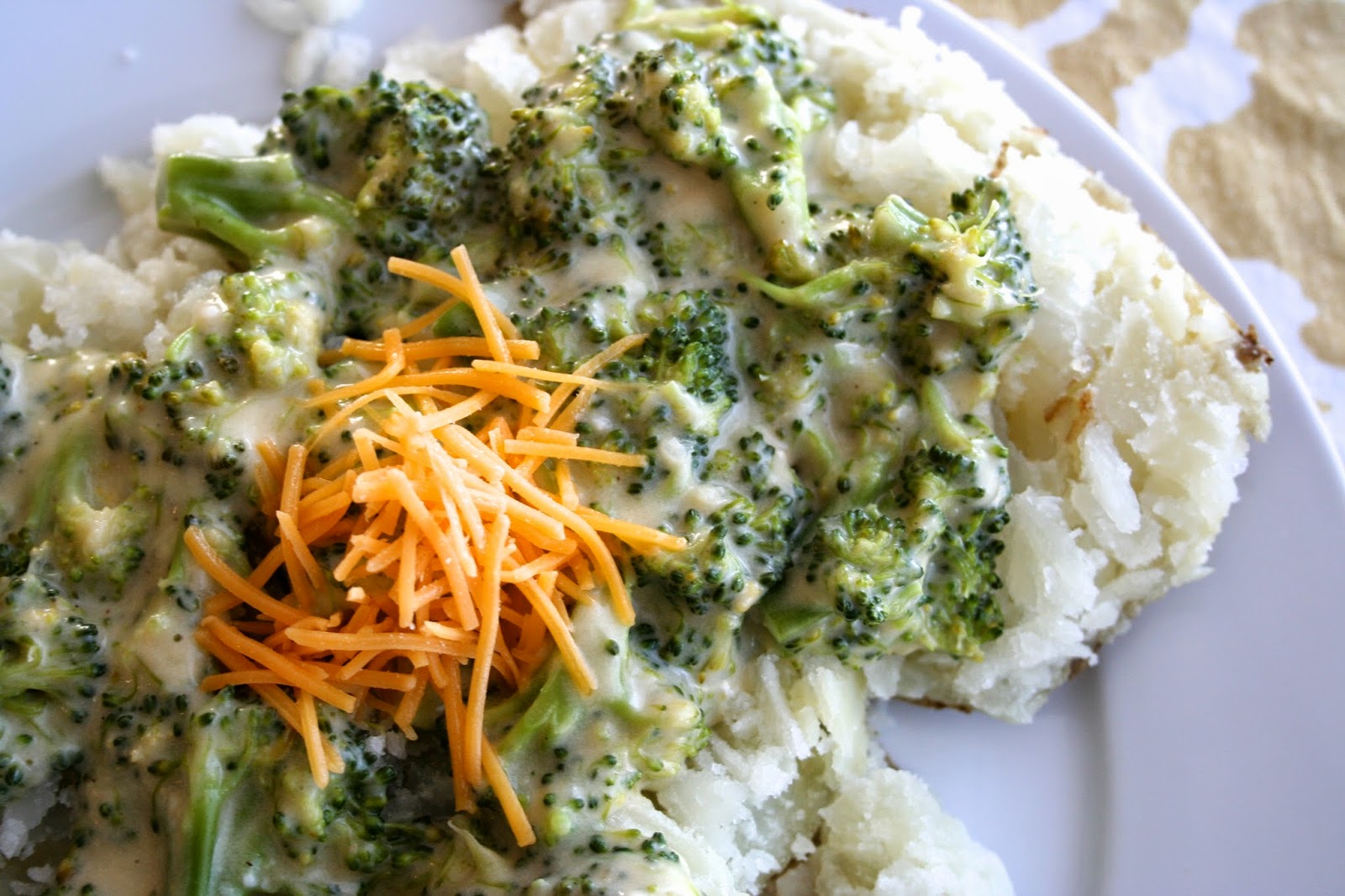 Broccoli and Cheese Sauce for Baked Potatoes
