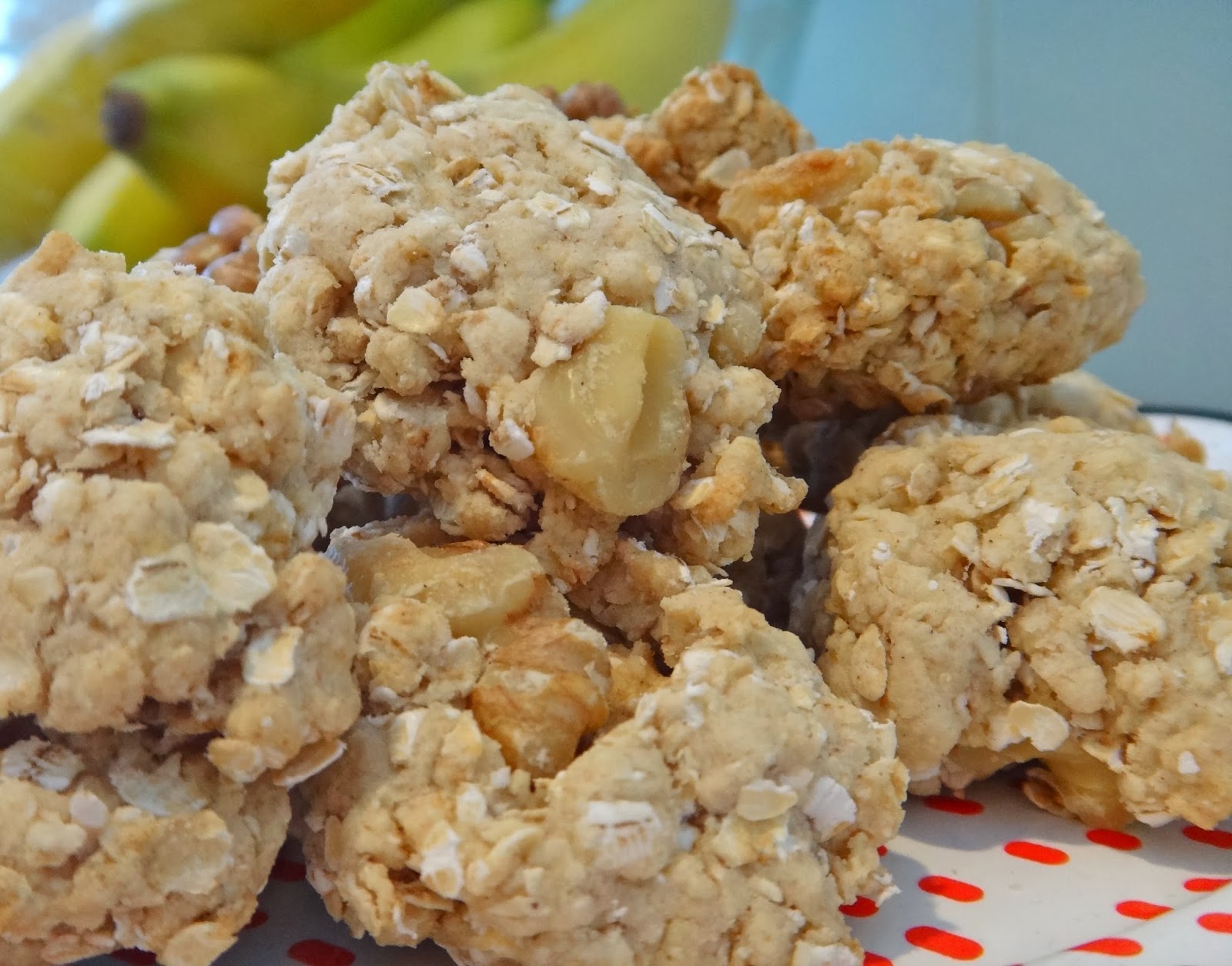 Healthy Banana Walnut Oatmeal Cookies