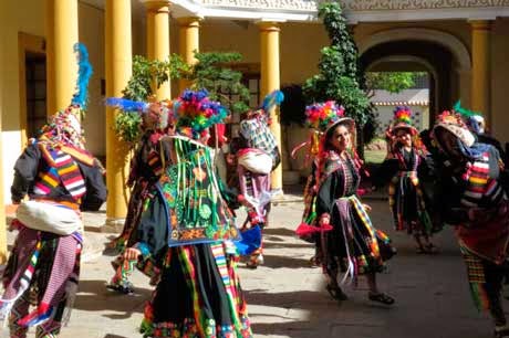 Promocionan festival de Ch'utillos en Sucre