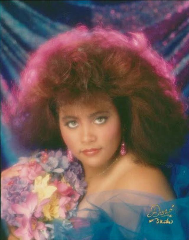 When Glamour Shots Gone Wrong: 35 Hilarious Studio Portrait Photos From ...