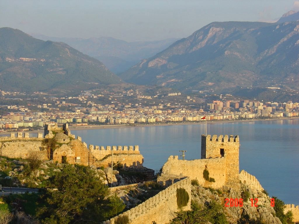 страны средиземноморского региона. цитадель аланьи. деревня калекей турция. средиземноморский регион (турция). карта средиземного моря.