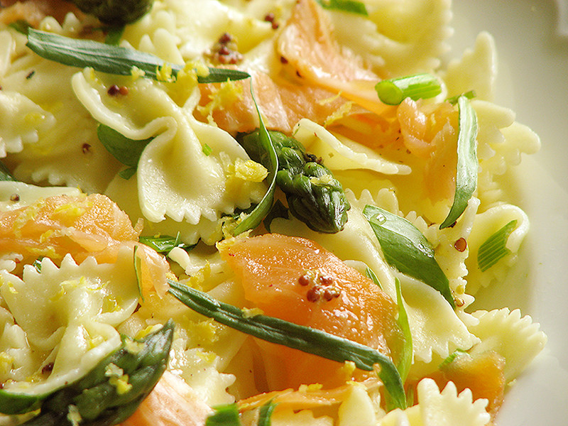 SALADE DE PATES AU SAUMON ET ASPERGES Recettes BIO Green Lifestyle