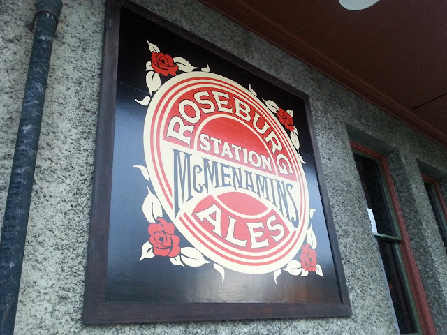 McMenamins - Roseburg  - Christmas - What to do in Southern Oregon