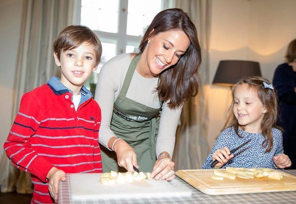 Princess Marie's her two children Prince Henrik and Princess Athena also joined in the cooking lesson. Selina Juul - Stop Spild Af Madison. Chef Timm Vladimir