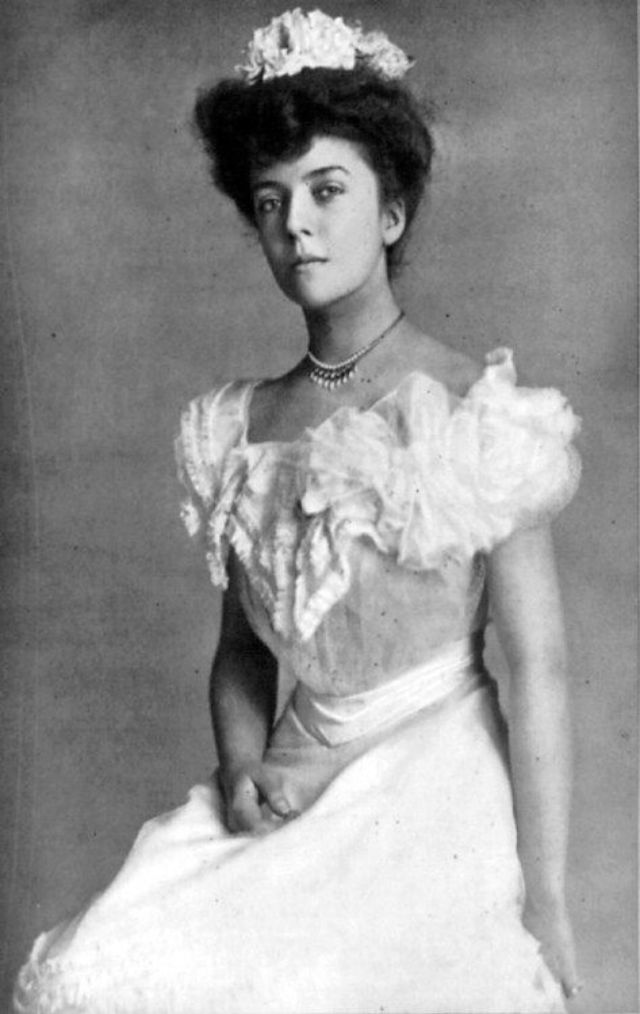 Fascinating Historical Picture of Alice Lee Roosevelt Longworth in 1906 