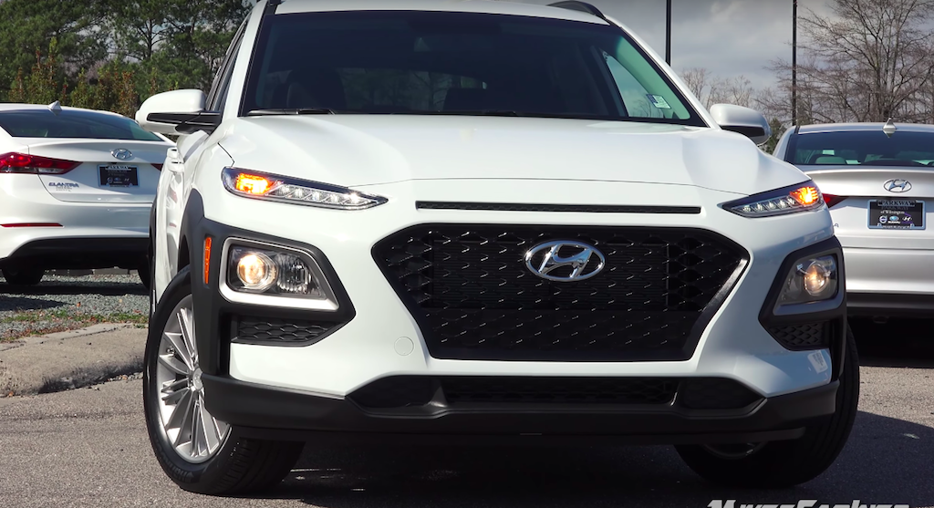 Hyundai Kona 2021 bản tiêu chuẩn màu trắng giá xe sau tết  YouTube