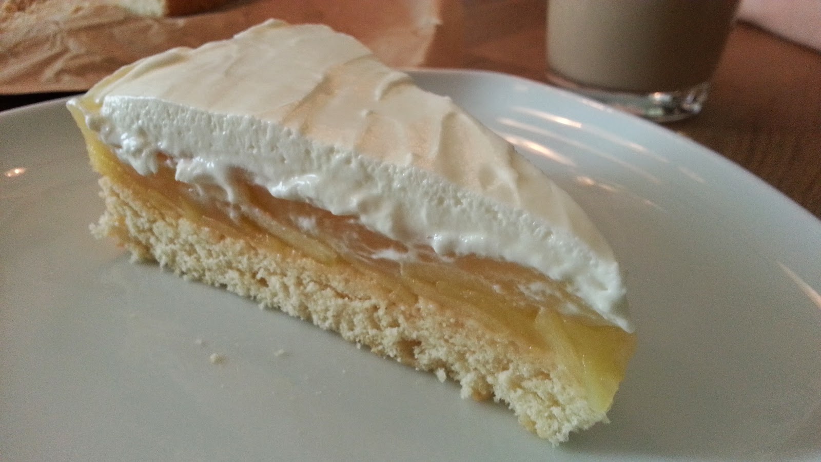 der kuchenbiker: Apfel-Biskuit-Kuchen mit einem Käse-Sahne-Topping