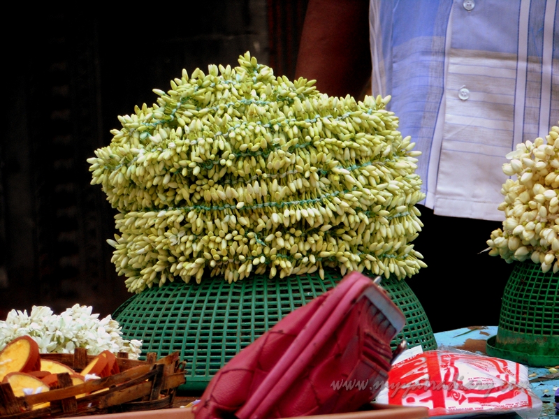 Flowers at the Kapaleeshwar Temple, Chennai, Tamil Nadu
