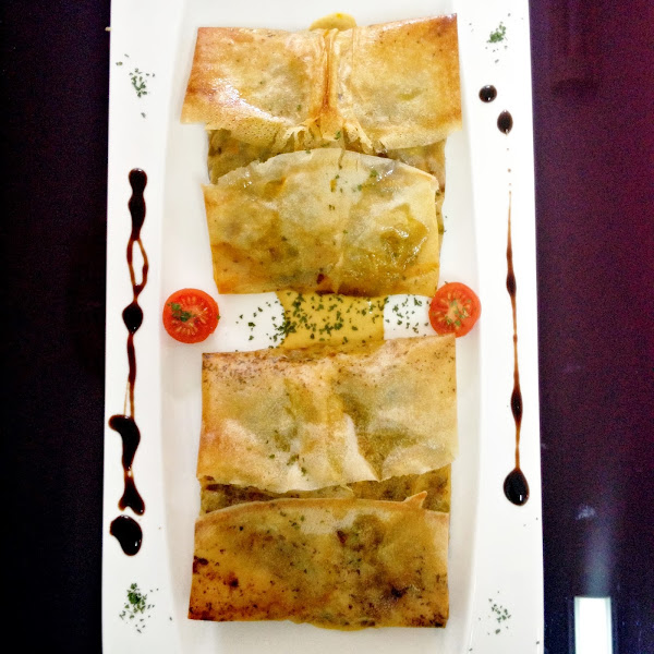 Recetas. Saquitos crujientes de guisantes, jamón y setas.