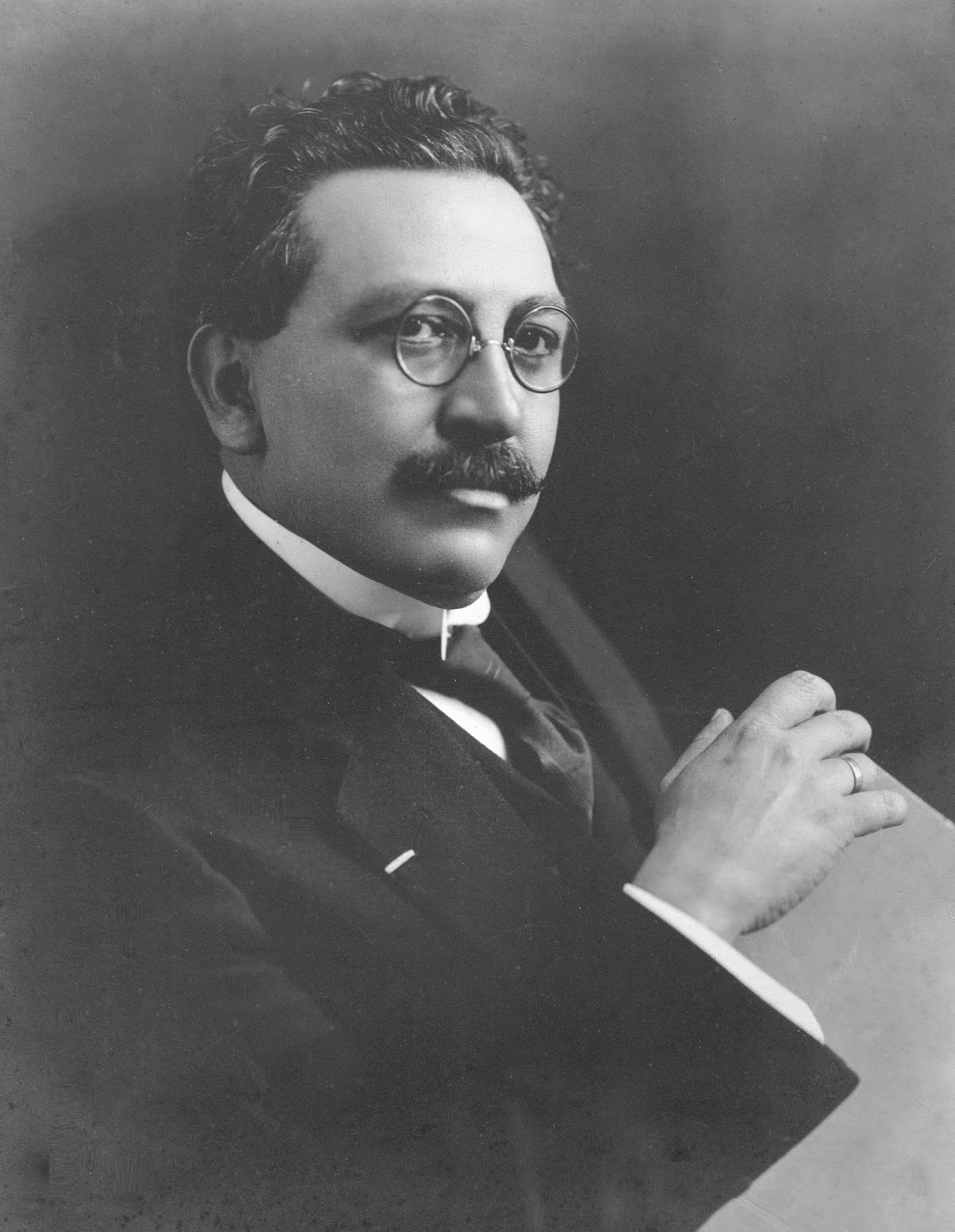 Dr enrique martinez image