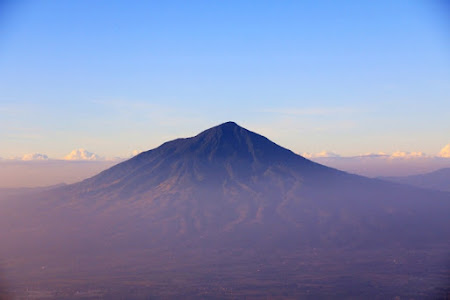 Pendakian Gunung Cikuray 2.821 mdpl via Cilawu (Pemancar)