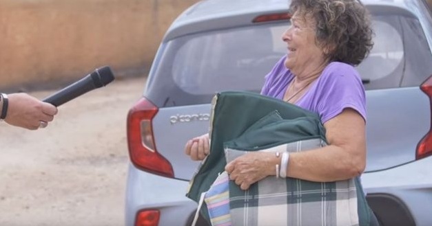 Πεθερά του ιδιοκτήτη του οικόπεδου που κάηκαν οι 26 άνθρωποι: ...Άργησαν να έρθουν (βίντεο) Πεθερά του ιδιοκτήτη του οικόπεδου που κάηκαν οι 26 άνθρωποι: ...Άργησαν να έρθουν (βίντεο)