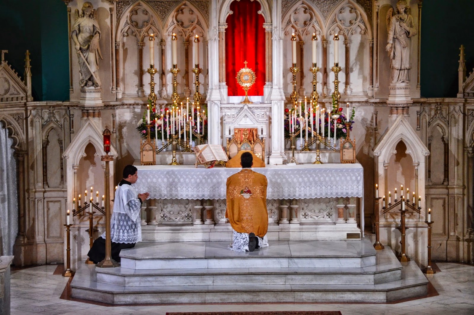 Traditional † Catholicism: Forty Hours 2014 at Holy Innocents in NYC ...