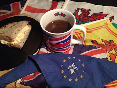 BREXIT Are U In or Out? - Reflexión sobre el BREXIT de "el troblogdita" - ÁlvaroGP - Pañoleta - Scouts - Unión Europea - Kimball 110 - Sandwich de huevo cocido y Salad Cream BREXIT Are U In or Out? - Reflexión sobre el BREXIT de "el troblogdita" - ÁlvaroGP - Pañoleta - Scouts - Unión Europea - Kimball 110 - Sandwich de huevo cocido y Salad Cream