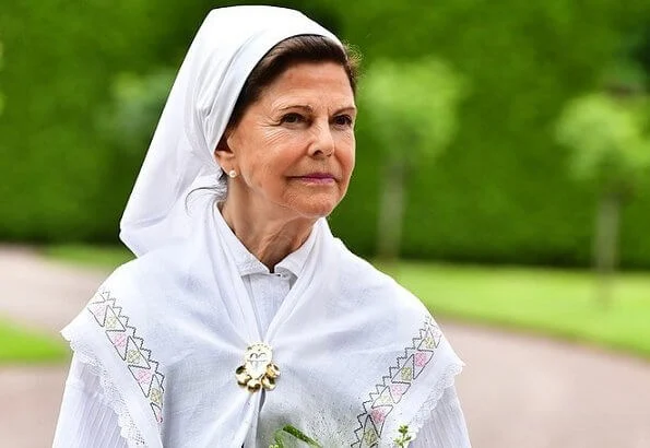 Solliden Palace in Öland. Queen Silvia is wearing a traditional local costume of Oland