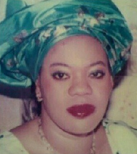 01 Wow! Toyin Lawani is a carbon copy of her late mum (photos)