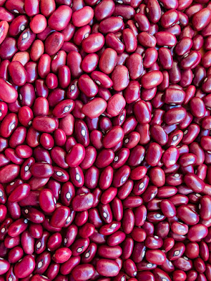 As an idea, by Guillermo Aldaya / PhotoConversa