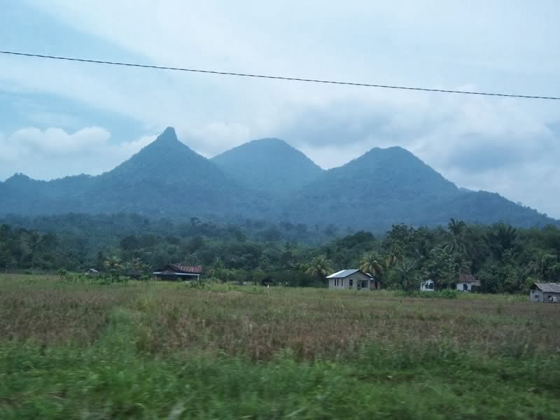 PutraRimbaBorneo: Gunung dan Pegunungan di Kalimantan